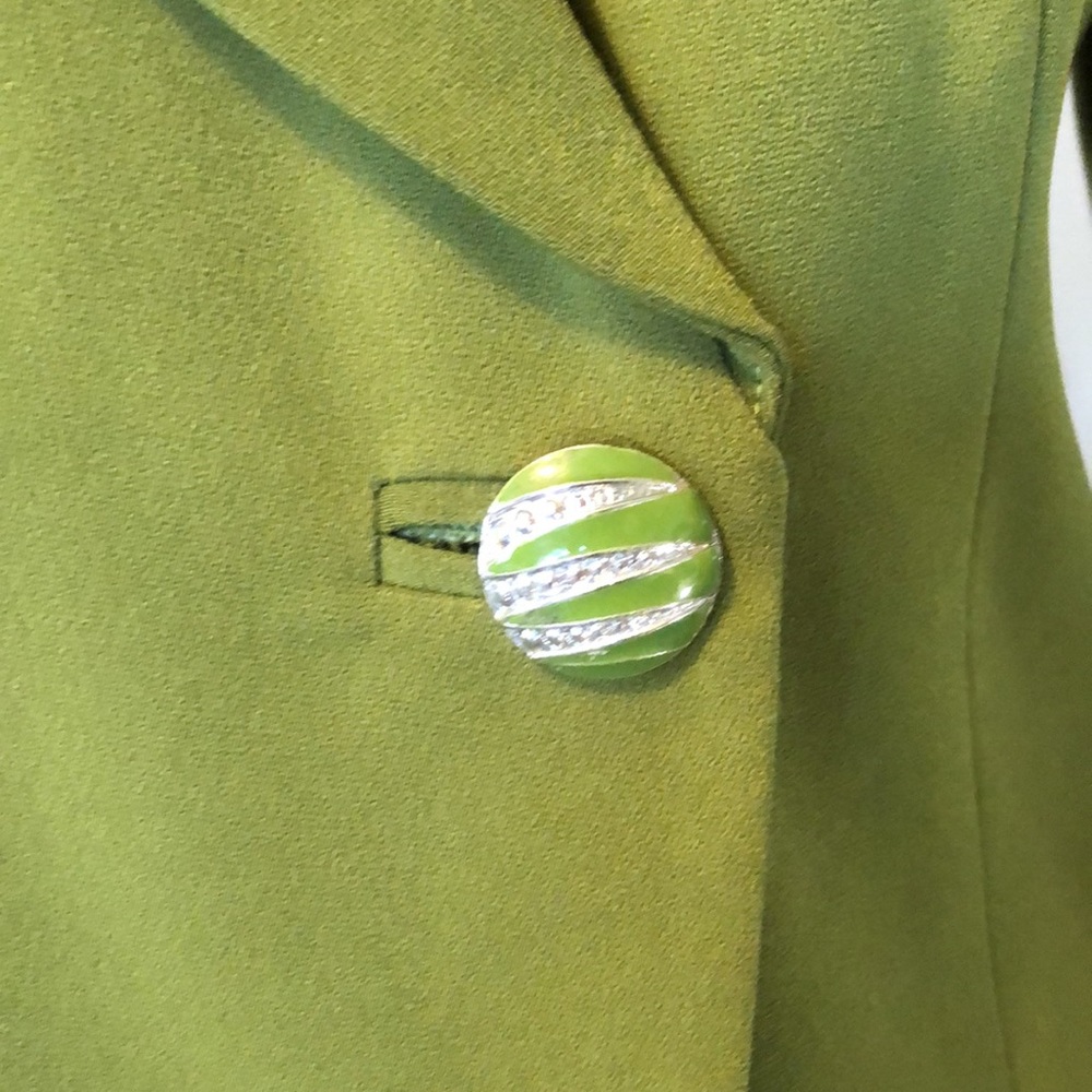 Chic Olive Green Midi Dress with Embellished Collar - Picture 6 of 16